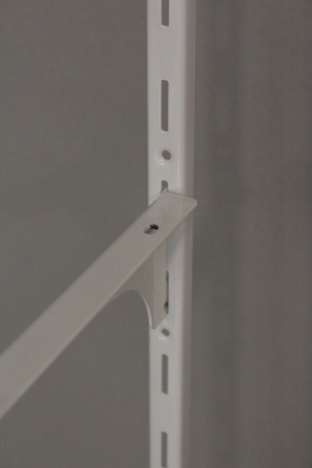 100 Cm Beyaz Tek Sıra Delikli Raf Dikme Destek Profili  - Raf Direği